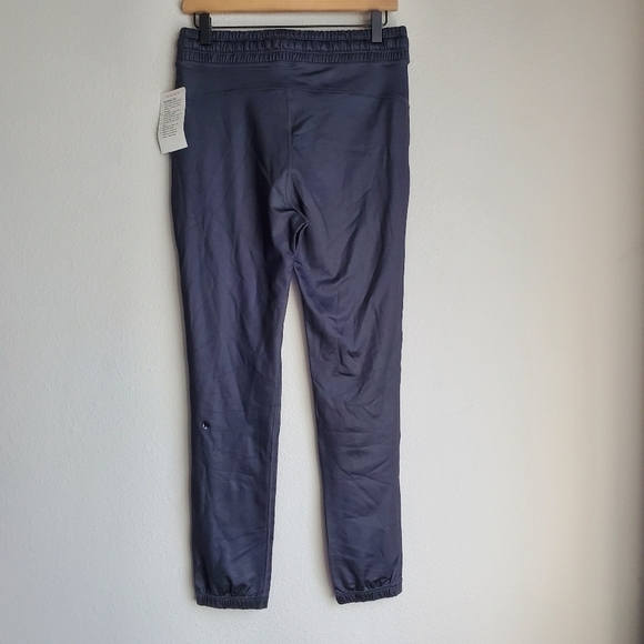 Lululemon Namaskar in Deep Coal size 4 NWT - Picture 9 of 10